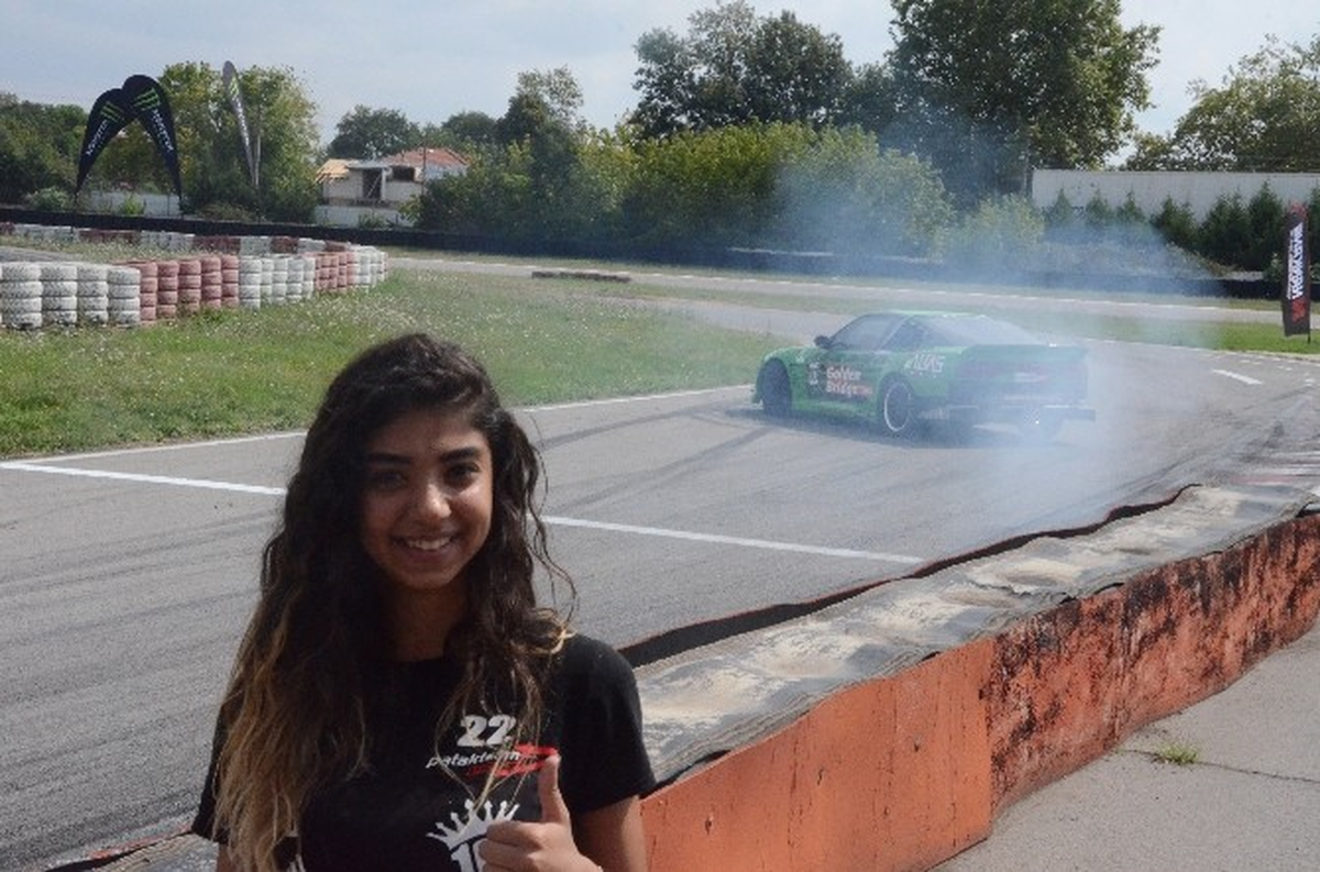 17 Yaşındaki Genç Kızın Motor Sporlarına Olan Tutkusu Engel Tanımıyor