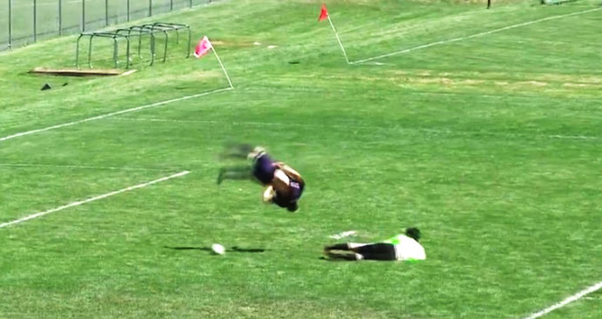 ABD Kolej Ligi'nde Futbolcu, Takla Atarak Topu Ağlara Yolladı