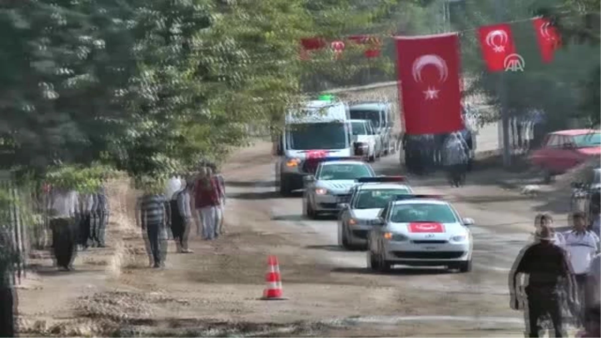 Cizre\'de Şehit Olan Polis Memuru Burak Mart\'ın Cenazesi Toprağa Verildi