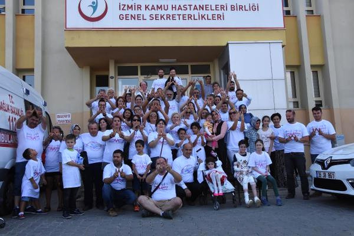 Kelebek\' Çocuklar, Vosvos\'la İzmir Turu Attı
