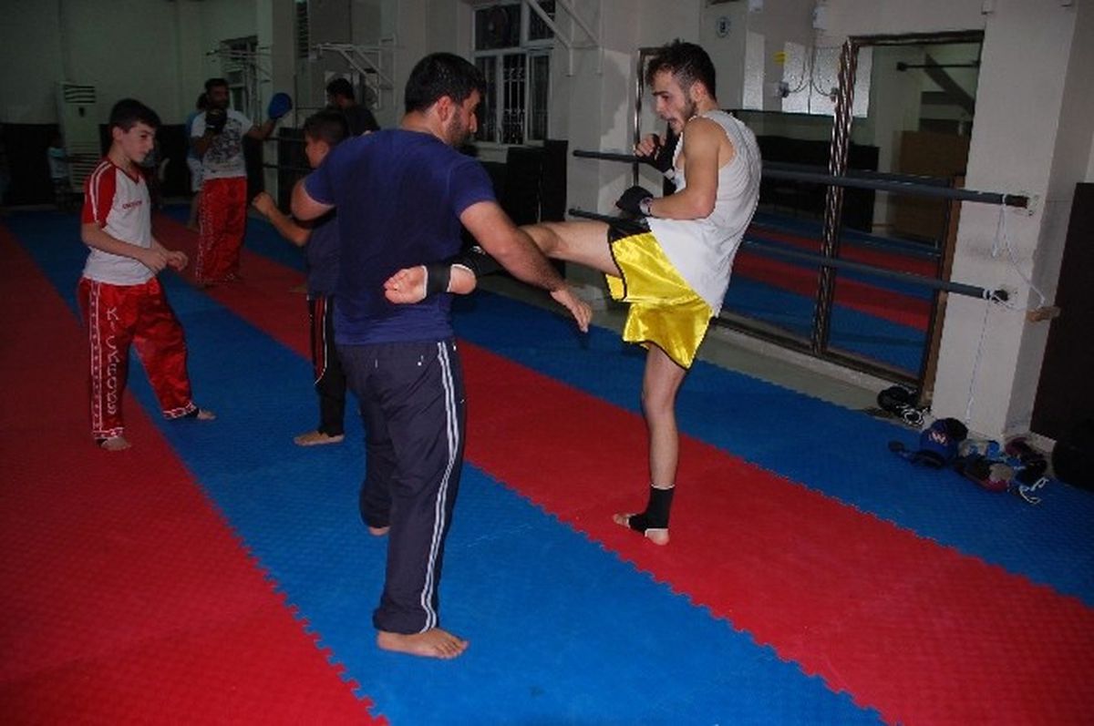 Kick Boksa İlgi Her Gecen Gün Artıyor