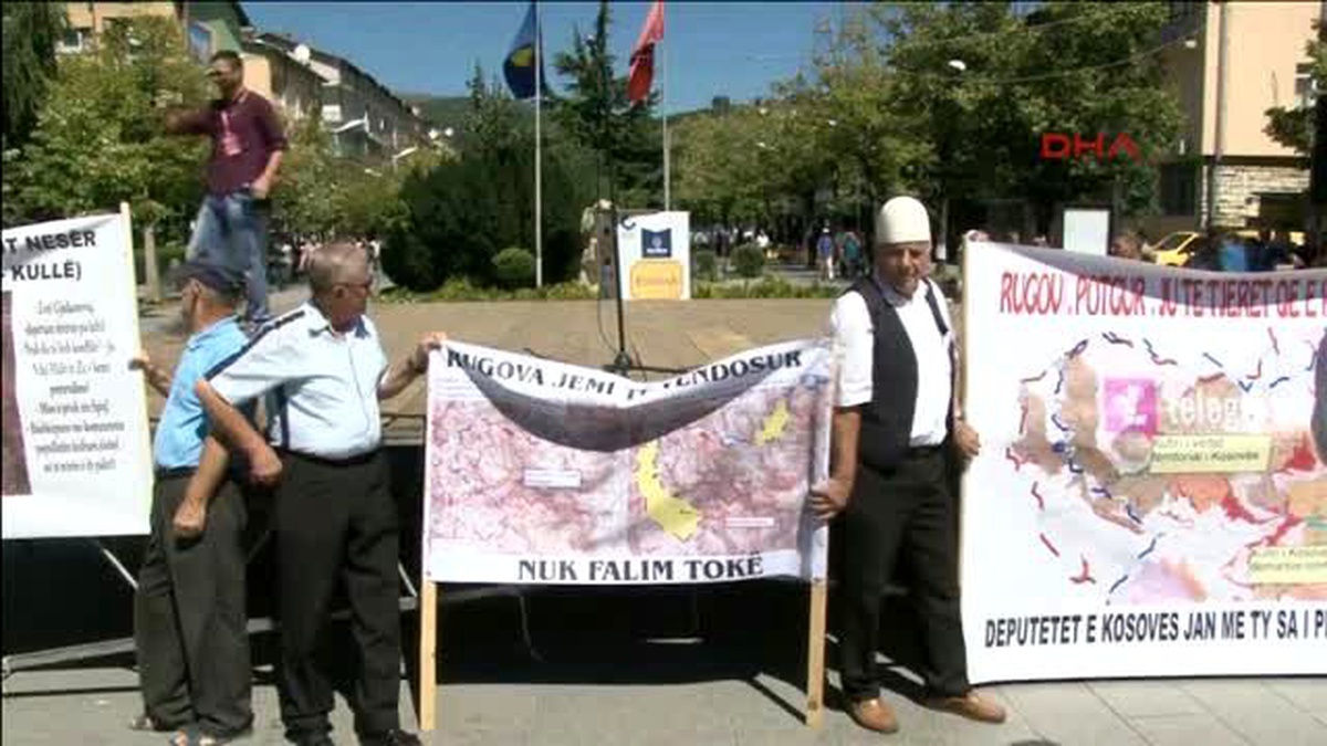 Kosovalılar, Karadağ Sınır Çizgisi Anlaşmasının Onaylanmaması İçin Eylem Yaptı