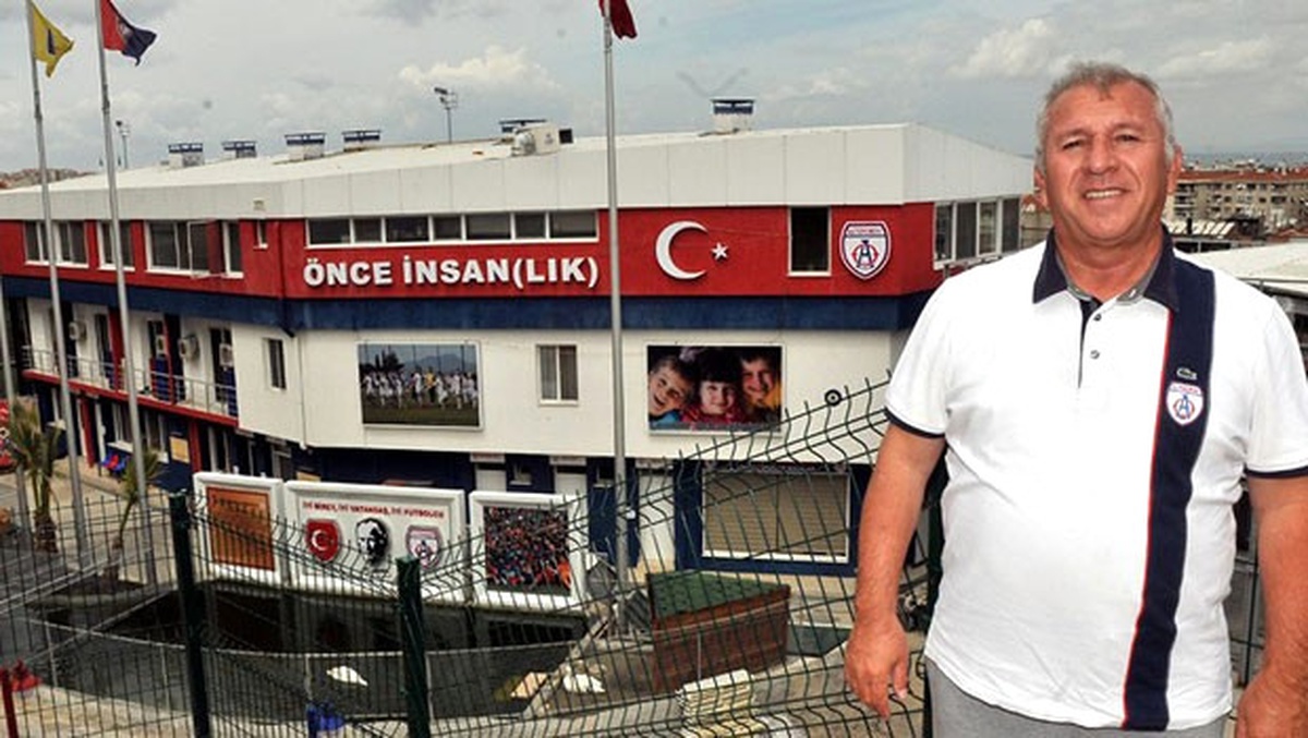 Metin Oktay\'ın İsmini Verin Heykelini Dikeyim