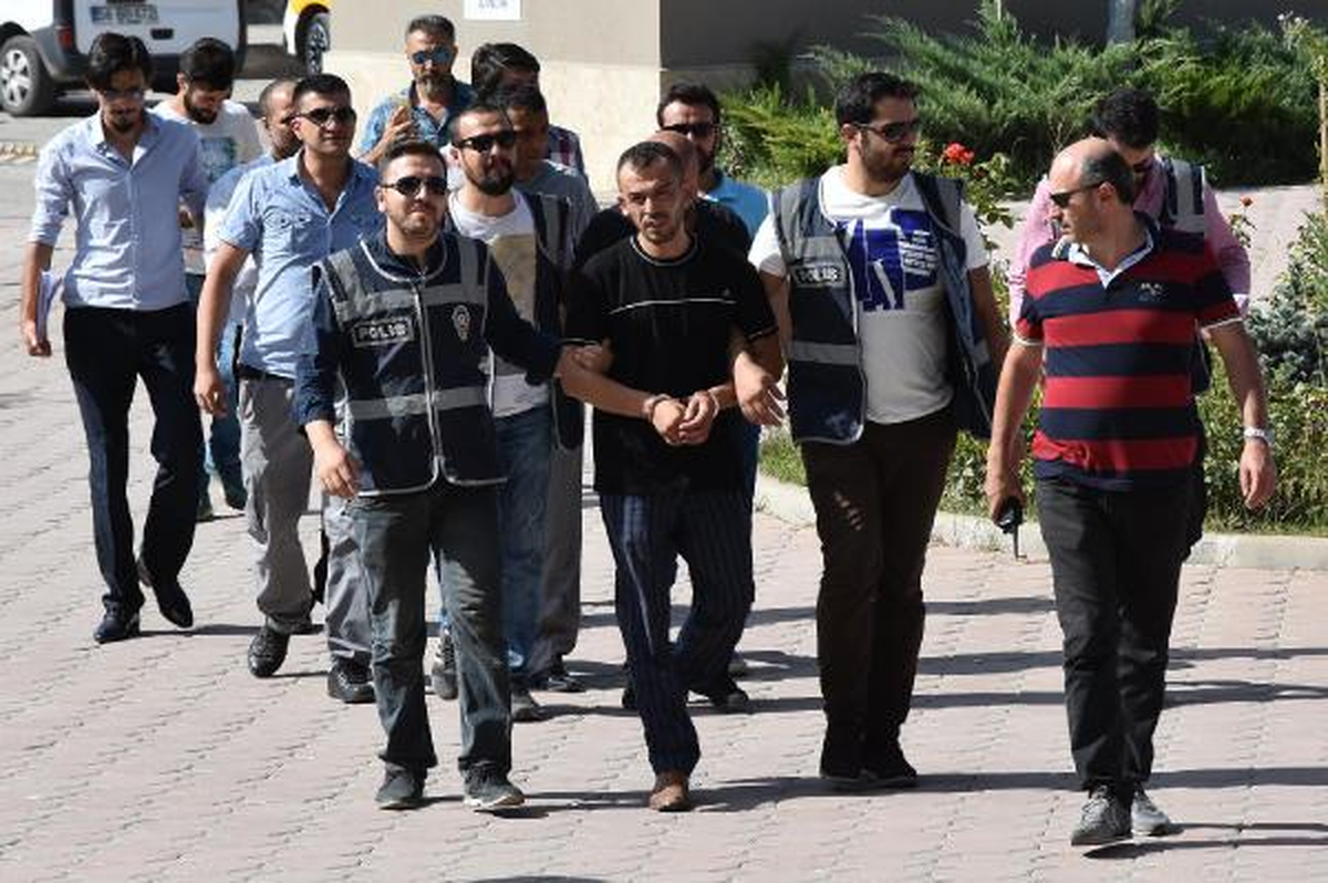 Sokak Ortasında Pompalı Tüfekle Vurulan Genç Öldü (2)