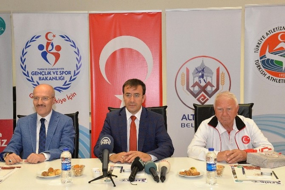 Altıeylül Belediyesi İsmail Akçay Yol Koşusu\'na Hazırlanıyor