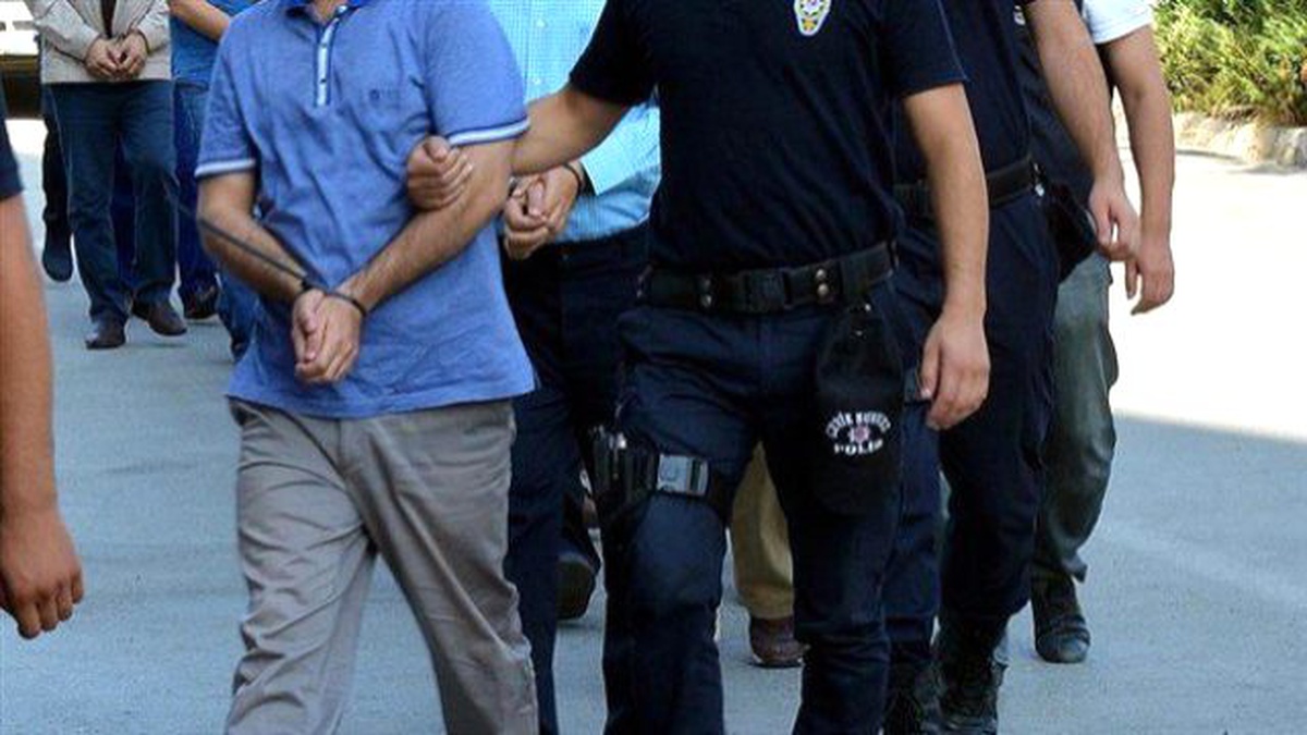 Anadolu Üniversitesi\'nde Fetö\'den Gözaltına Alınan 23 Kişi Adliyede (2)