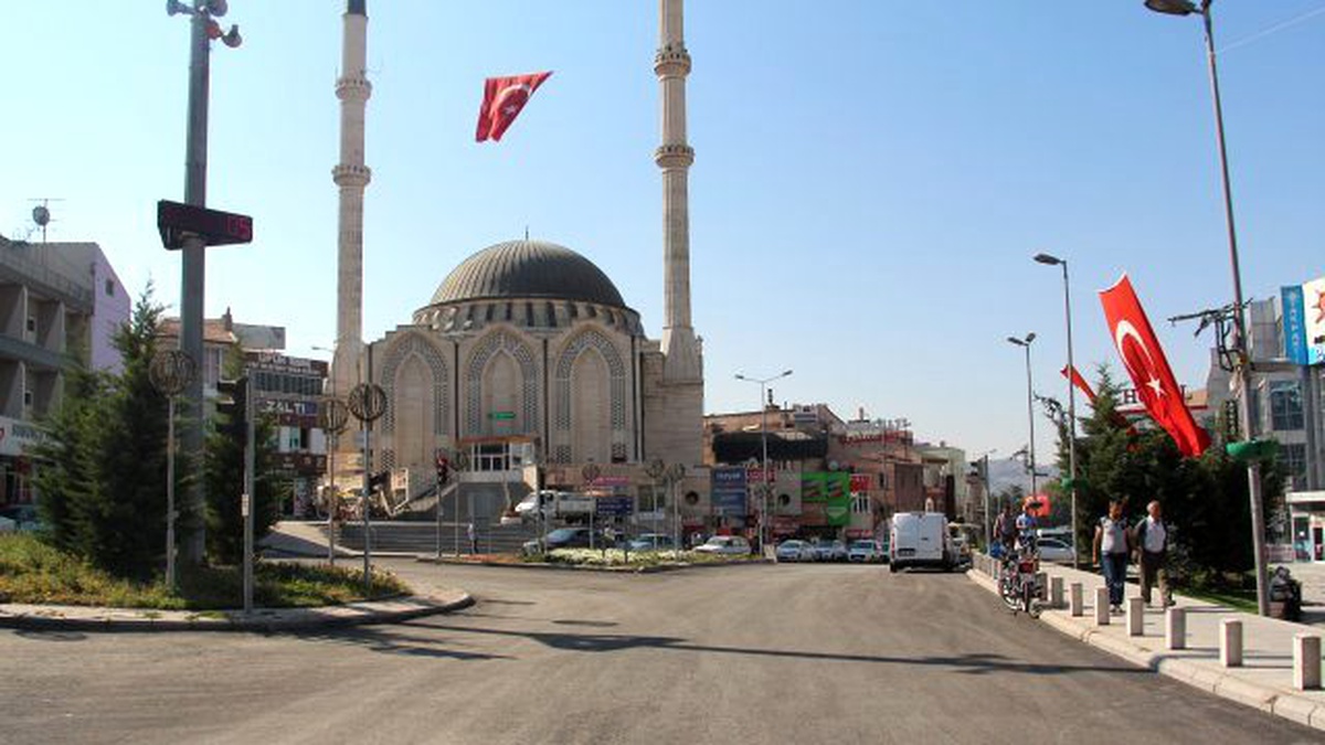 Anayol Asfaltlama Çalışmasında Sona Gelindi