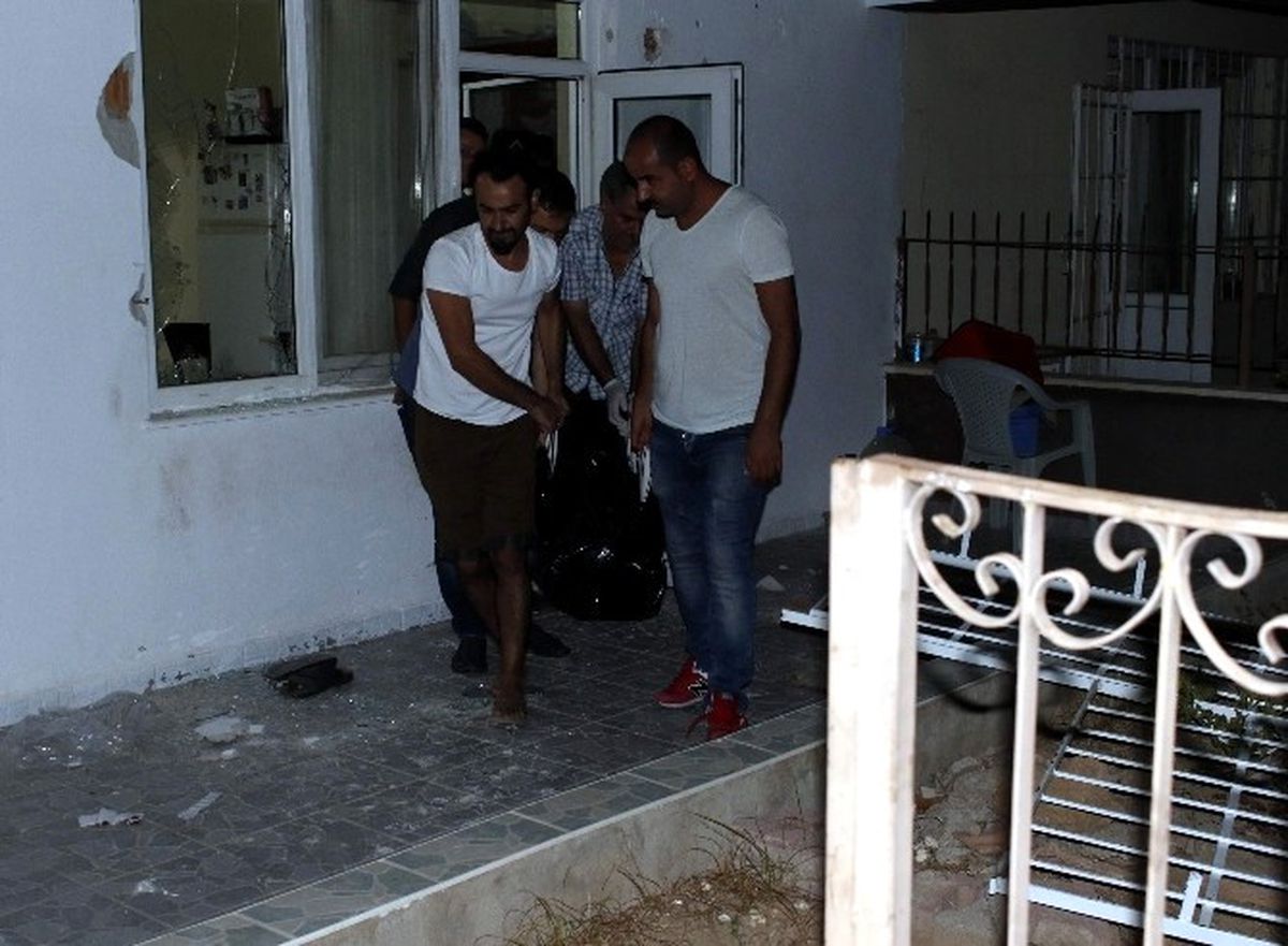 Koluna İlaç Enjekte Ederek İntihar Etti