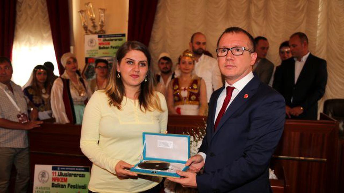 Balkan Dansçılarından Dünyaya Mesaj
