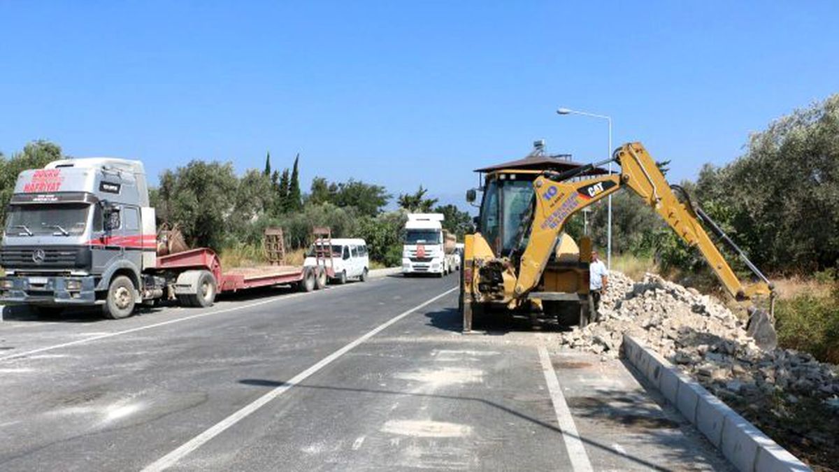 Başkan Savaş, Beton Asfalt Çalışmalarını Yerinde İnceledi