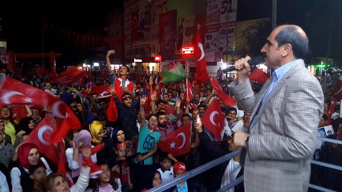Başkan Soğanda\'dan Bayrak Çağrısı