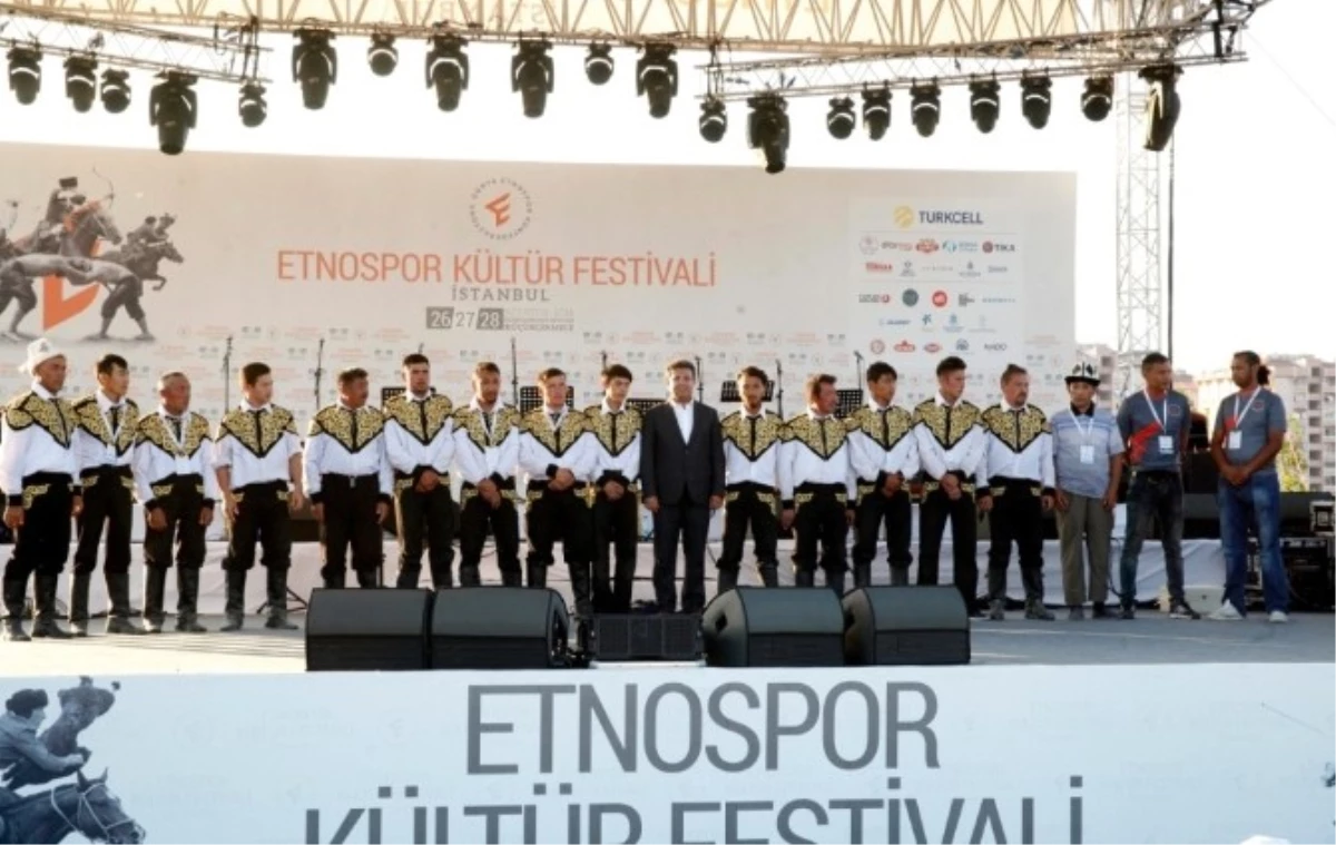 Bilal Erdoğan: "Biz Geleceğe Kendi Değerlerimizle, Kendi Sporlarımızla, Kendi Müziğimizle Yürümek...