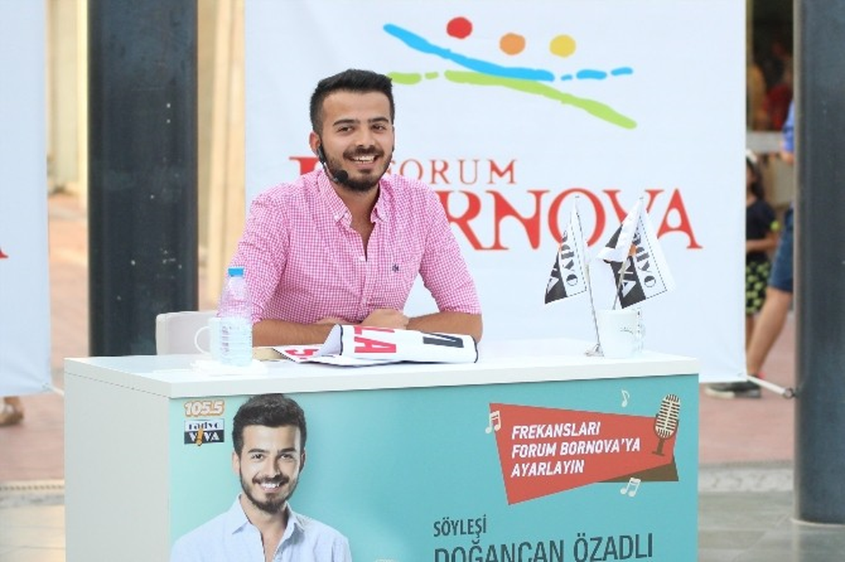 Doğancan Özadlı, Forum Bornova\'da Sevenleriyle Buluştu