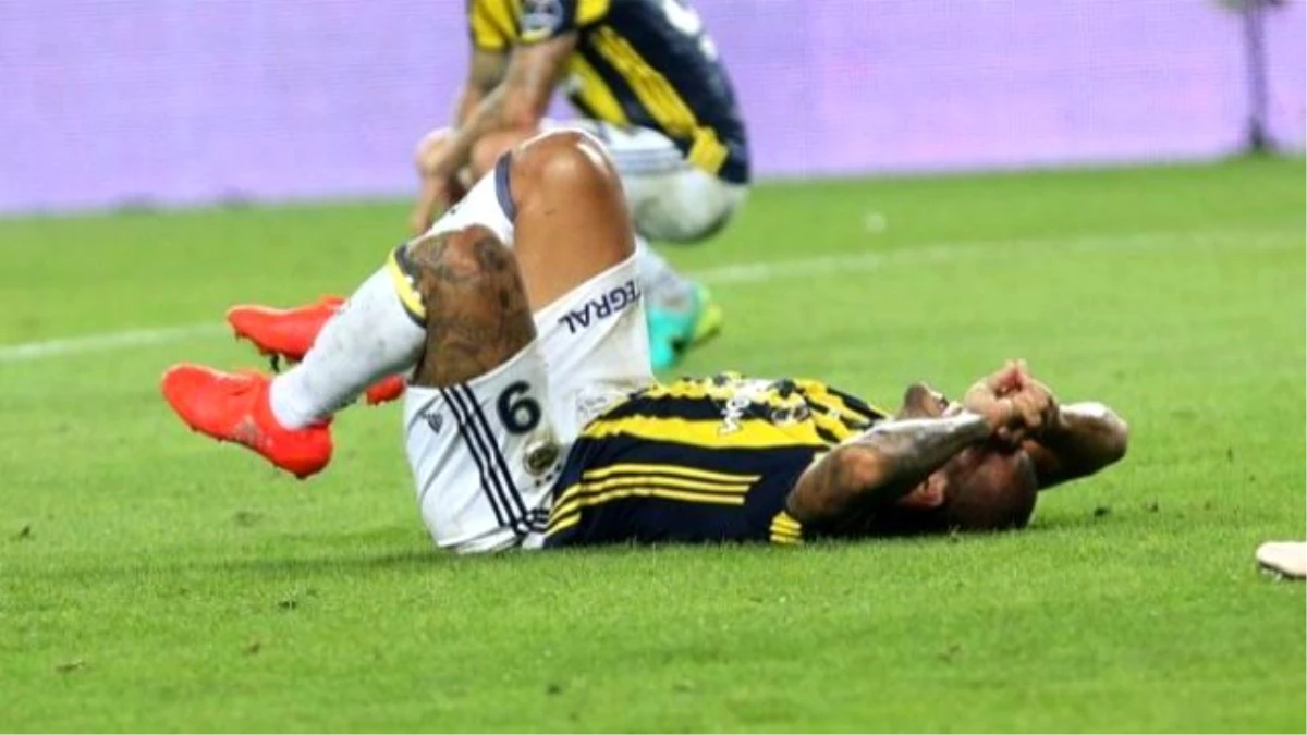 Fenerbahçe\'de Fernandao Stattan Koltuk Değnekleriyle Ayrıldı