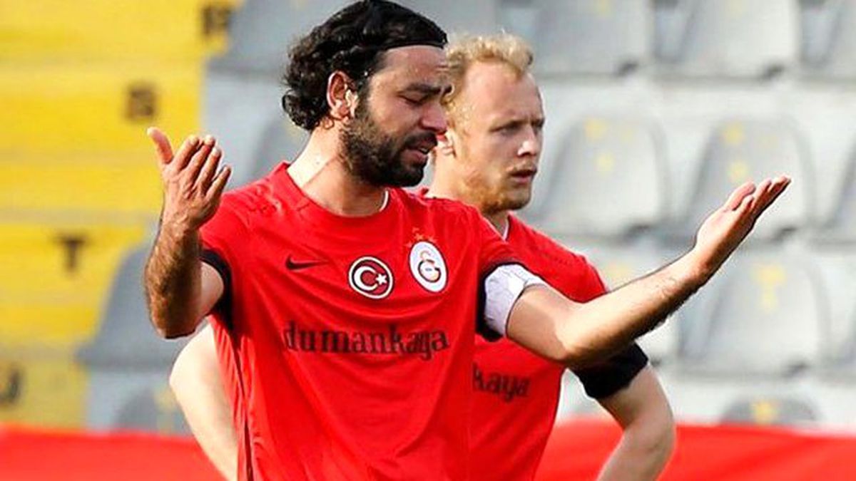 Galatasaray'da Selçuk İnan'a Yedek Kulübesi Yolu Göründü