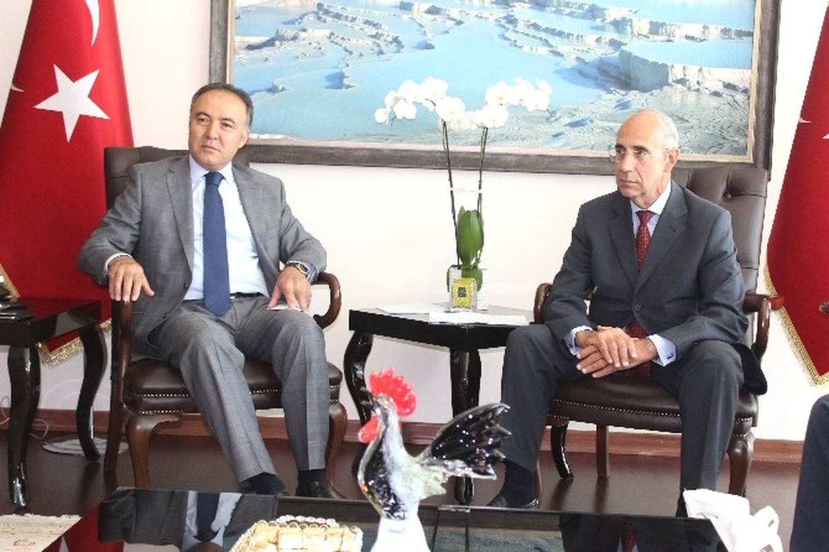 İtalya Ankara Büyükelçisi\'nden Denizli Valisi Altıparmak\'a Ziyaret