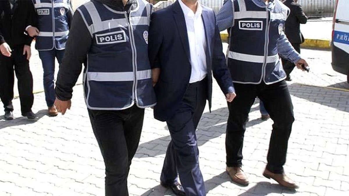 İzmir\'de Fetö/pdy Soruşturması