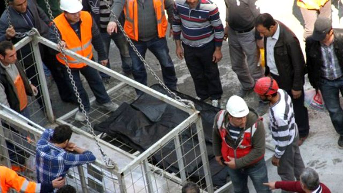 İzmir\'de İş Kazası: 1 Ölü, 1 Yaralı