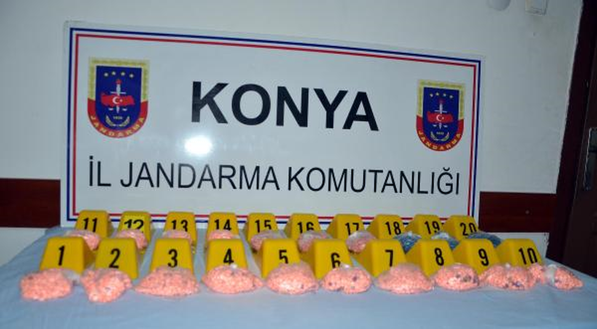 Otomobilden 1052 Uyuşturucu Hap Çıktı