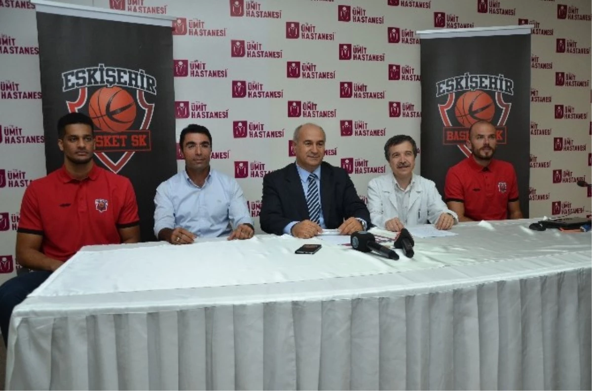 Özel Ümit Hastanesi Eskişehir Basket\'e Sponsor Oldu