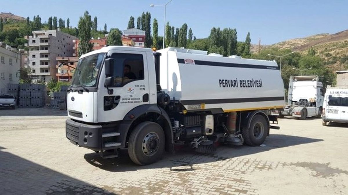 Pervari Belediyesi\'ne Araç Hibe Edildi