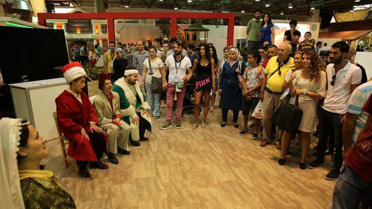 Şehir Tiyatrosu İzmir Fuarını Büyüledi