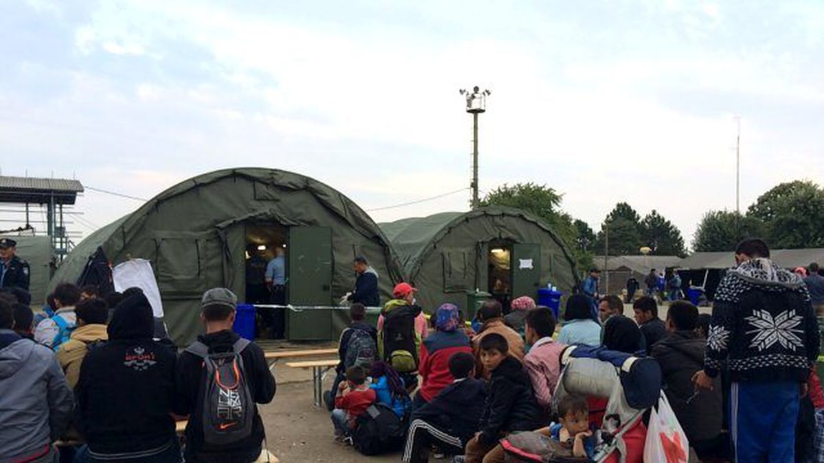 Sığınmacı Kampındaki Kavgada Polis Bir Sığınmacıyı Vurdu