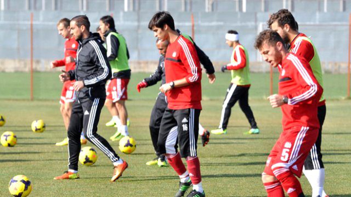 Sivasspor\'da Futbolculara 2 Gün İzin Verildi