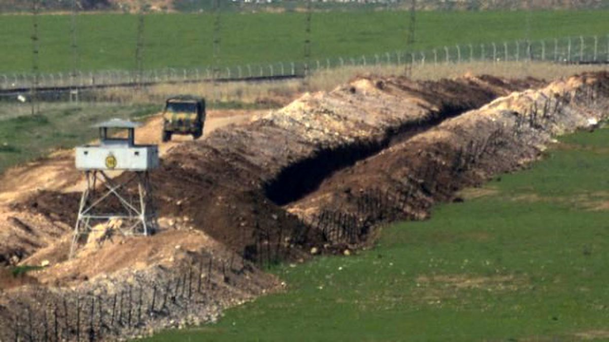 Suriye Sınırına Hendek Kazılıyor