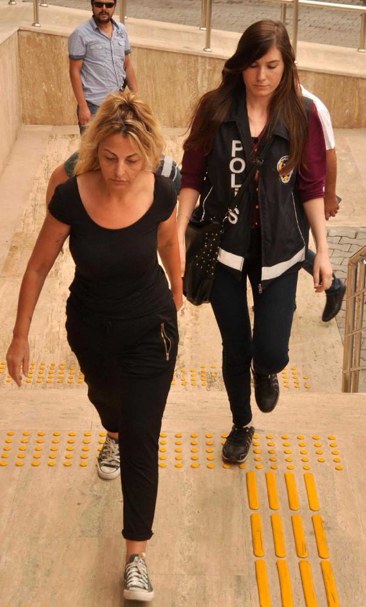 Zonguldak\'ta Fetö Soruşturmasında 9 Kişi Adliyede
