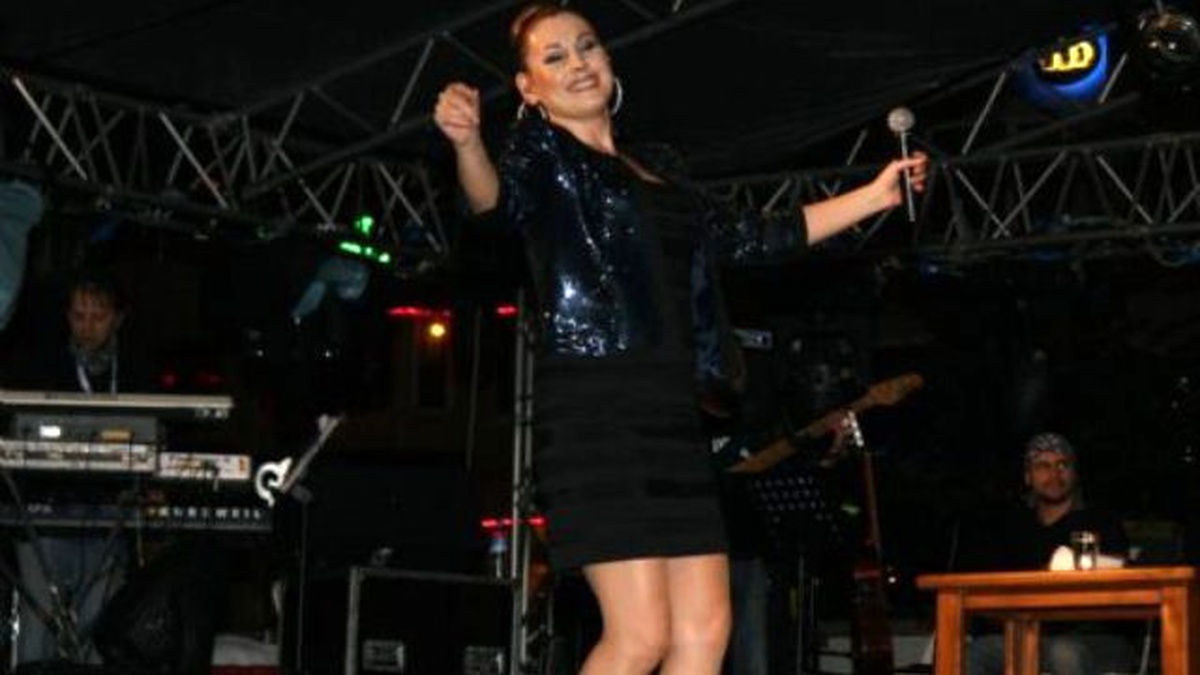 Funda Arar Bodrum\'da Konser Verdi