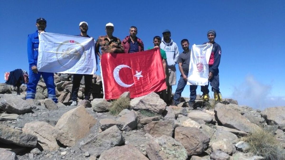 Aksaray\'da Dağcılar, Şehitler İçin Hasandağı\'na Tırmandı