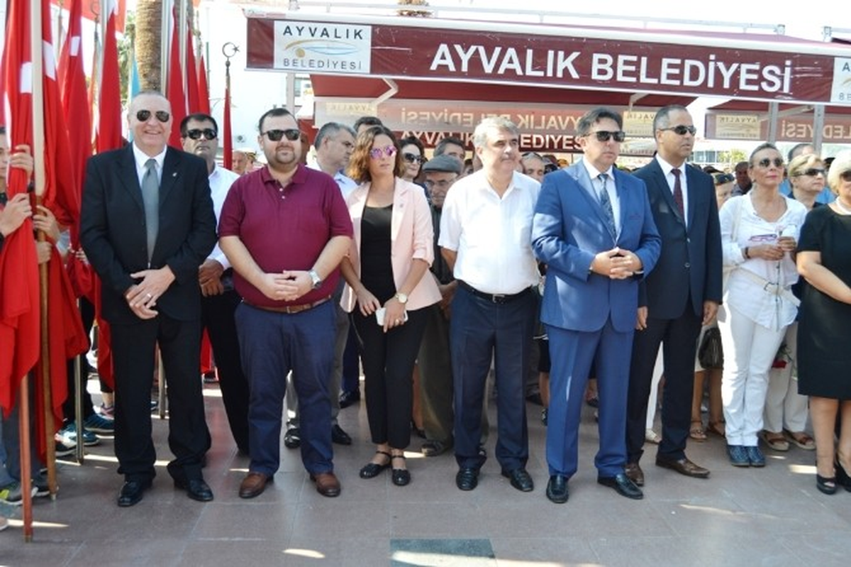 Ayvalık\'ta Zafer Coşkusu