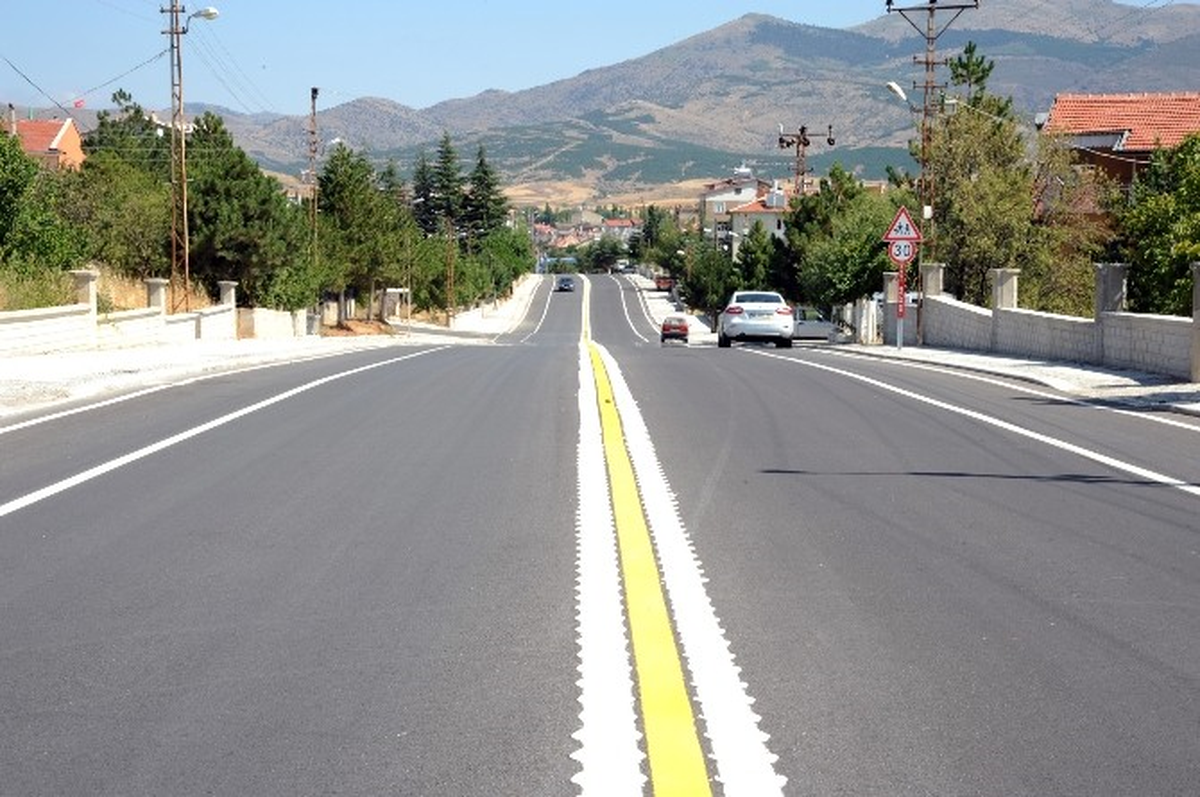 Büyükşehir Hüyük\'te Yol Standartlarını Yükseltti