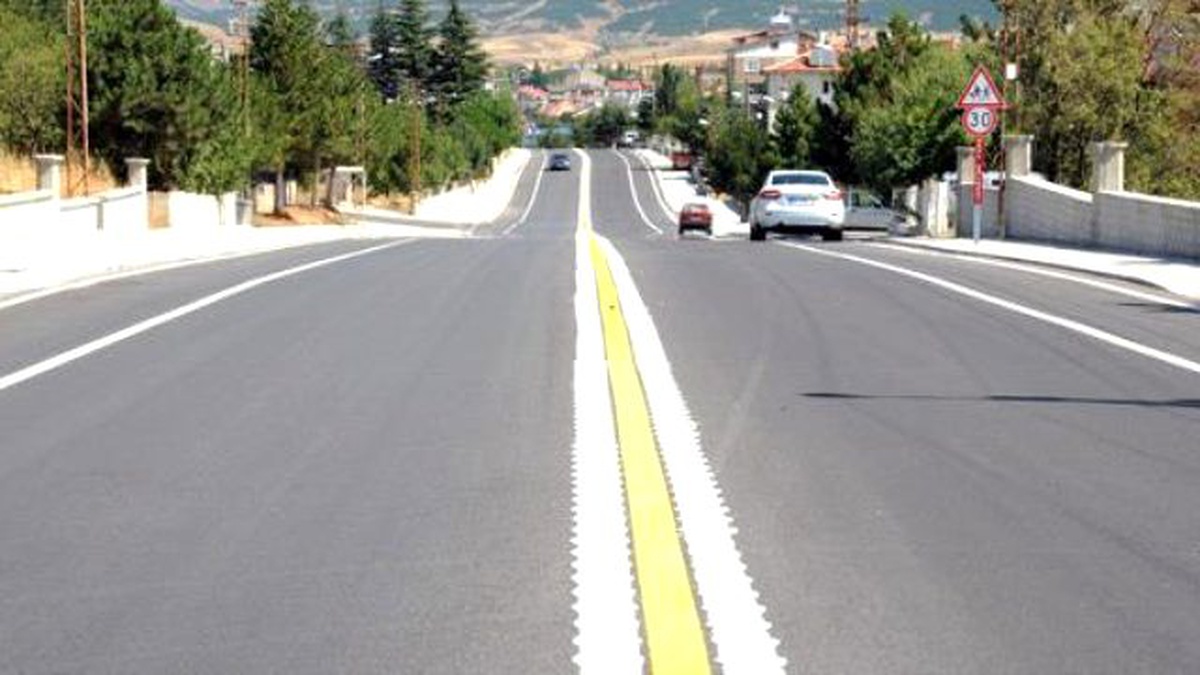 Büyükşehir Hüyük\'te Yol Standartlarını Yükseltti