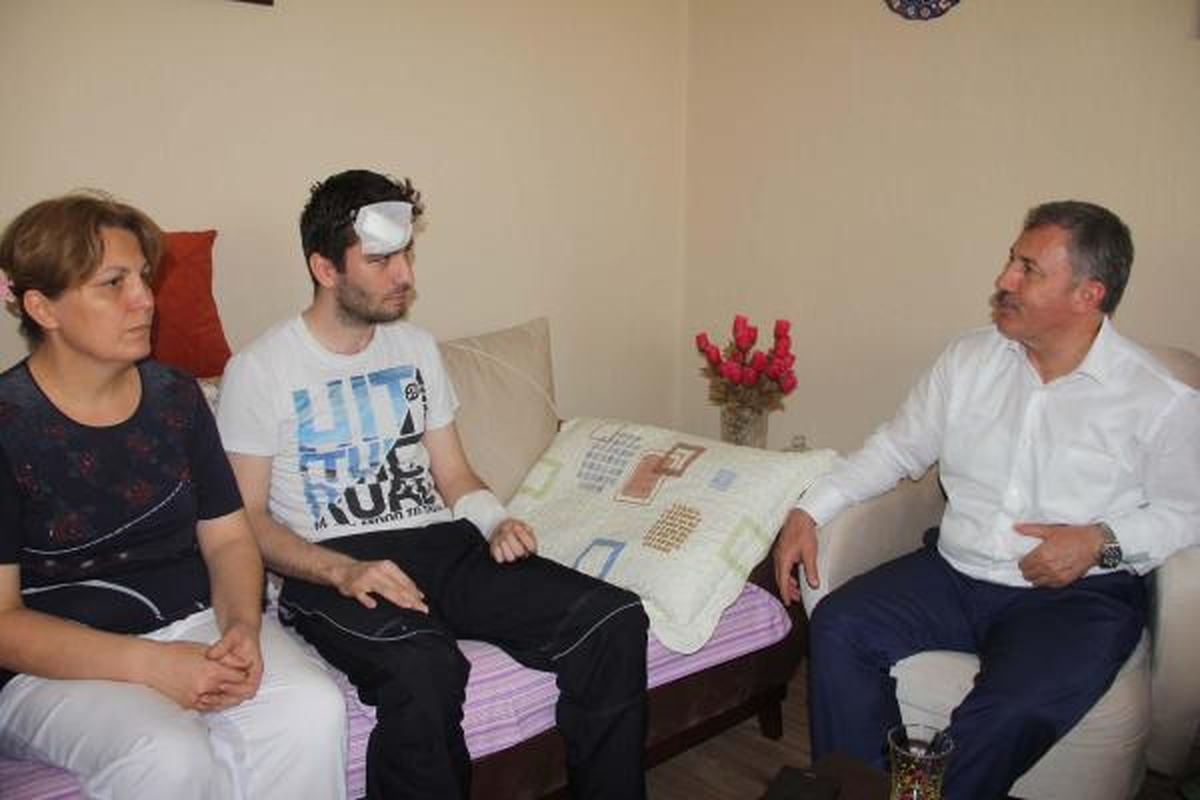 Cizre\'de Yaralanan Polis Memuruna Moral Ziyareti