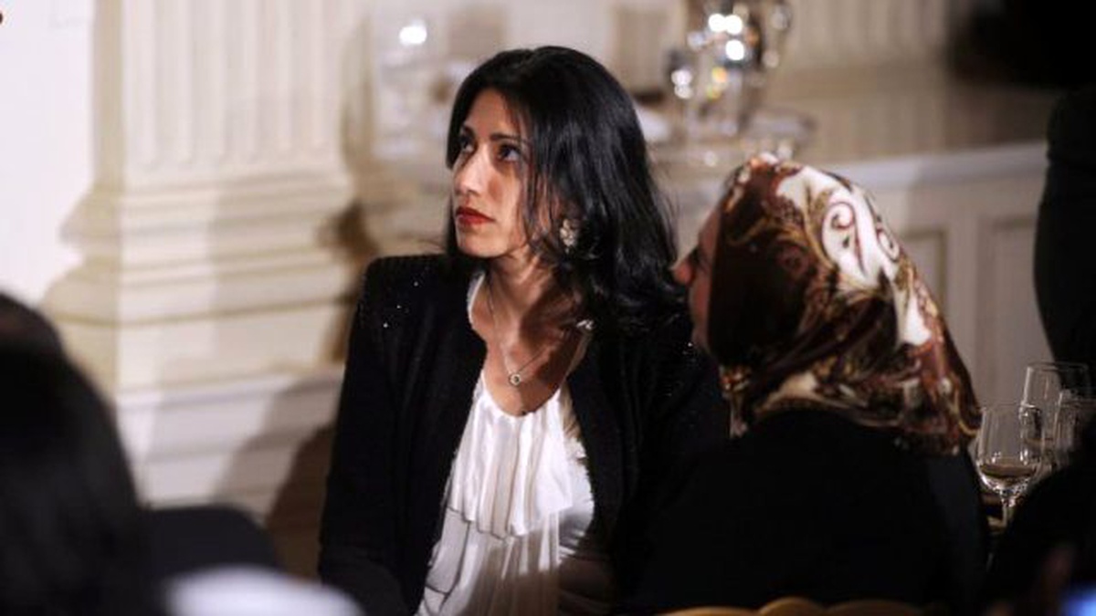 Clinton\'ın Sağ Kolu Abedin Eşinden Ayrılıyor