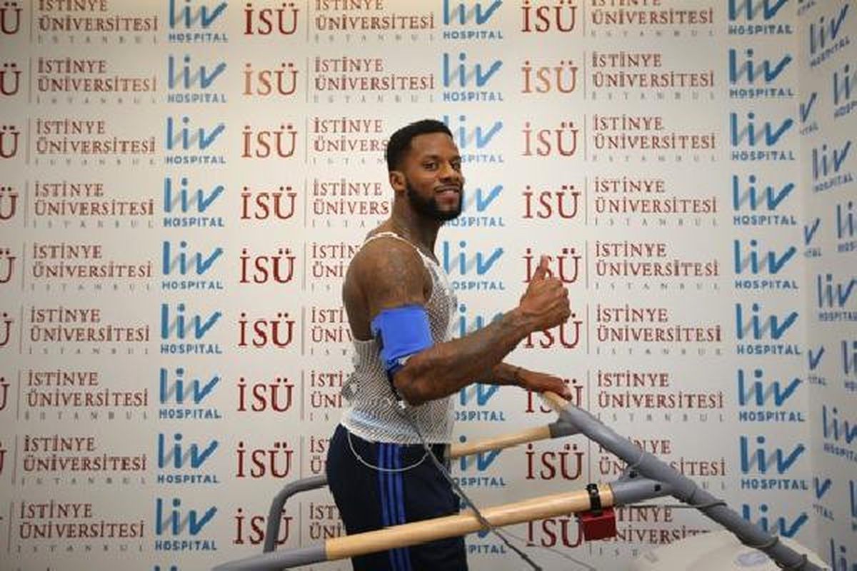 Fenerbahçe Jeremain Lens\'i Sağlık Kontrolünden Geçirdi