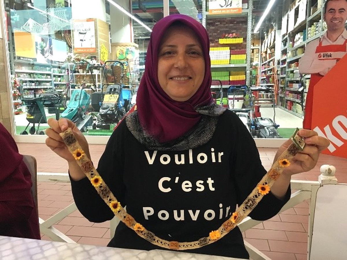 Forum Gaziantep\'i Ziyaret Eden Kadınlardan Şık Kemer Tasarımları