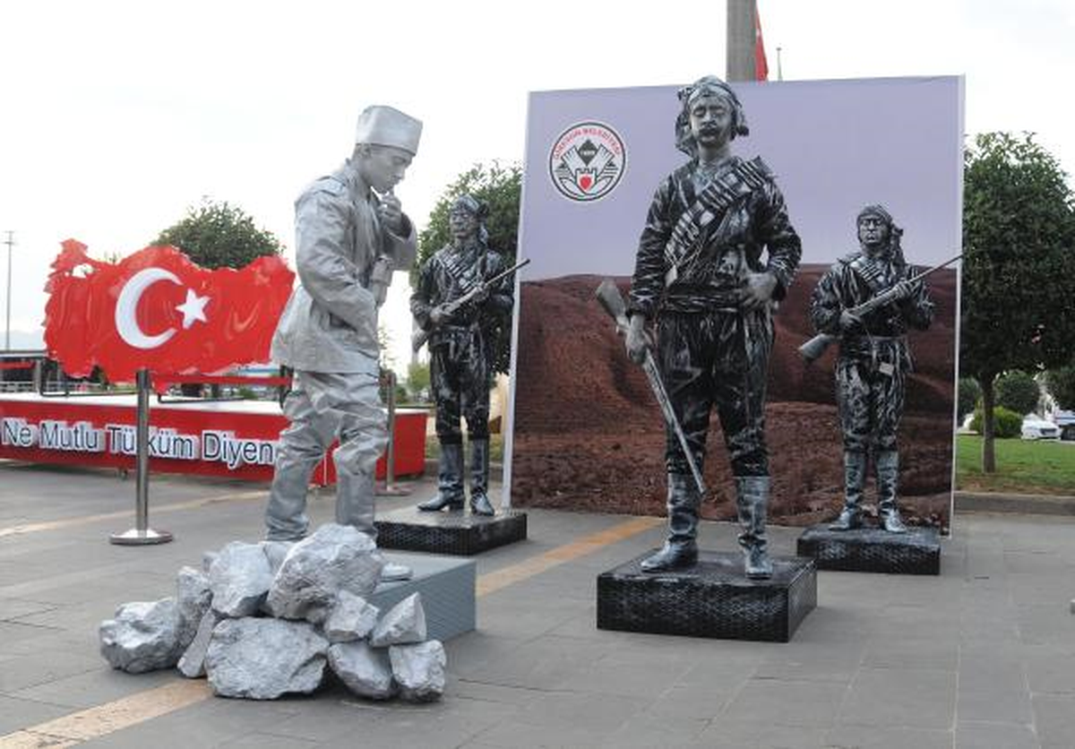 Giresun Belediyesi\'nden Atatürklü Fotoğraf Canlandırma Etkinliği