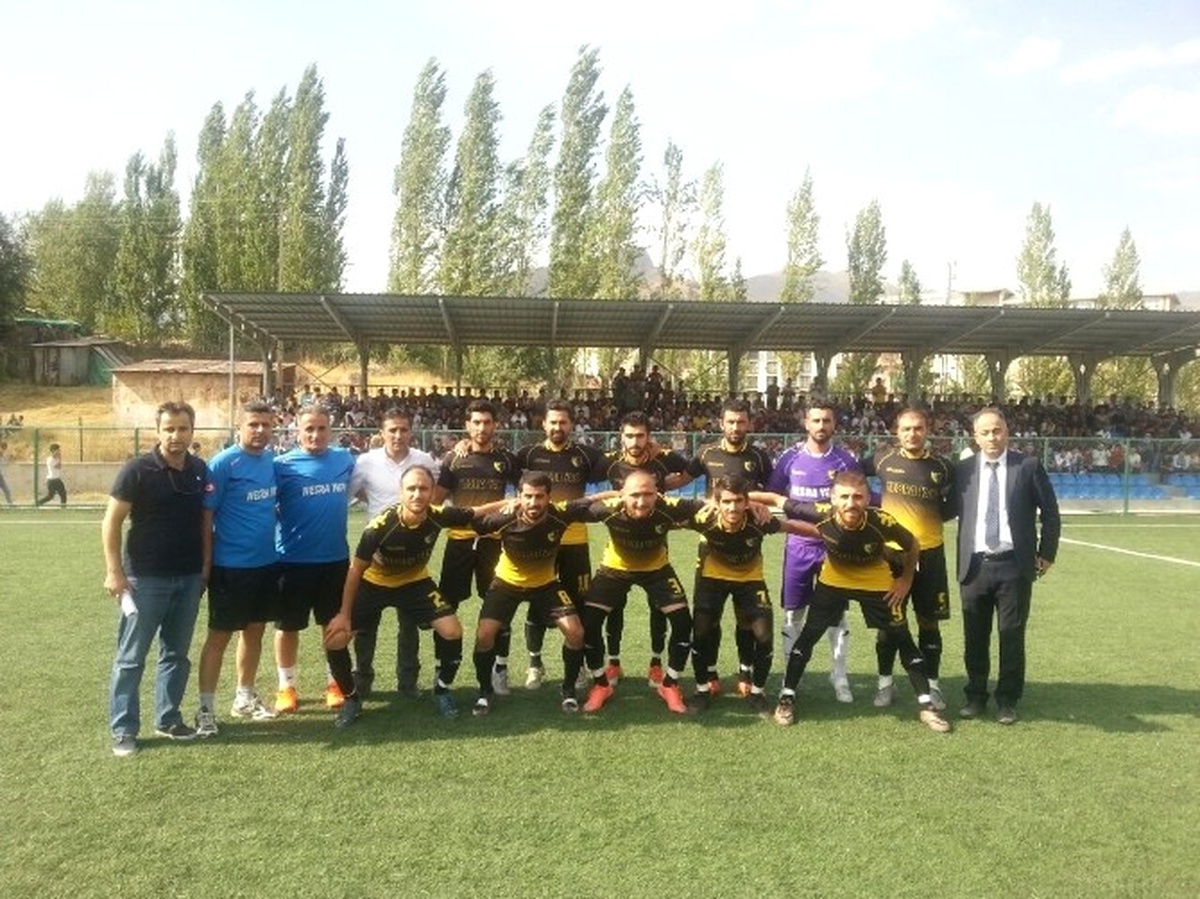 Hakkarispor 14 Yıl Sonra Yeşil Sahalara Döndü