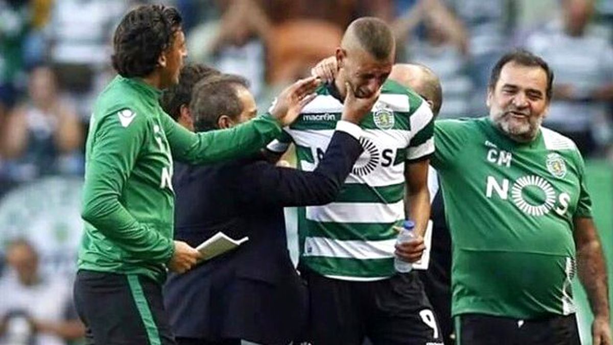 İslam Slimani, Son Maçında Ağladı