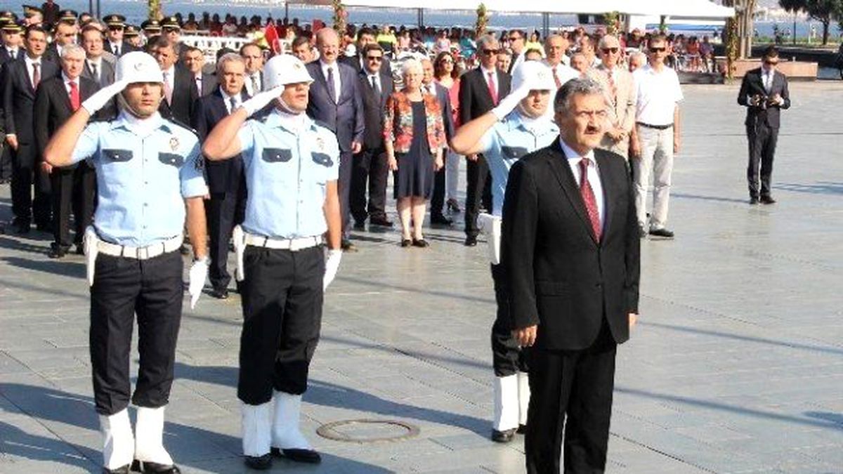 İzmir\'de \'Zafer\' Coşkusu