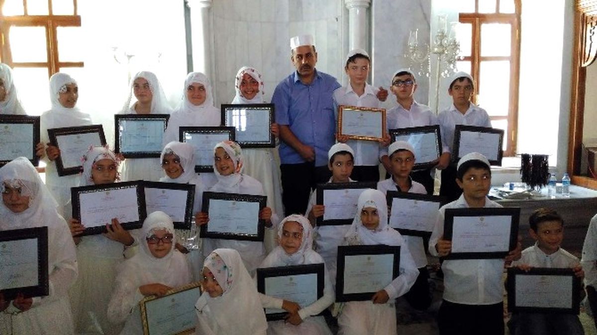 Karacabeyli Öğrencilerin Hatim Sevinci