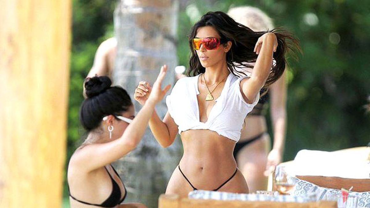 Kardashian'ın Bikinili Pozları Kanye West'i Çileden Çıkardı