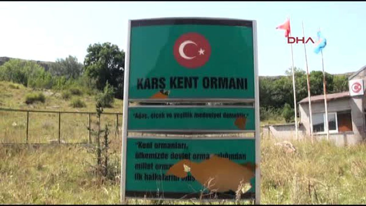 Kars Kent Ormanından 50 Poşet Çöp Çıktı