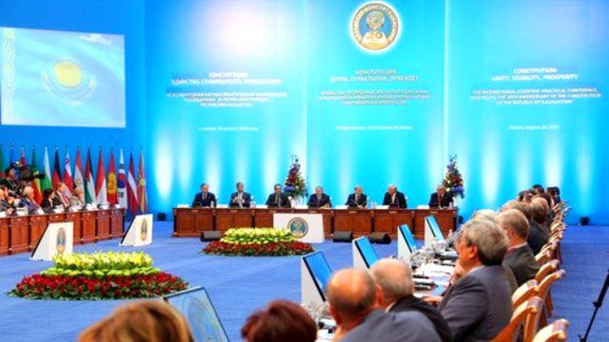 Kazakistan Anayasa Günü\'nü Kutluyor