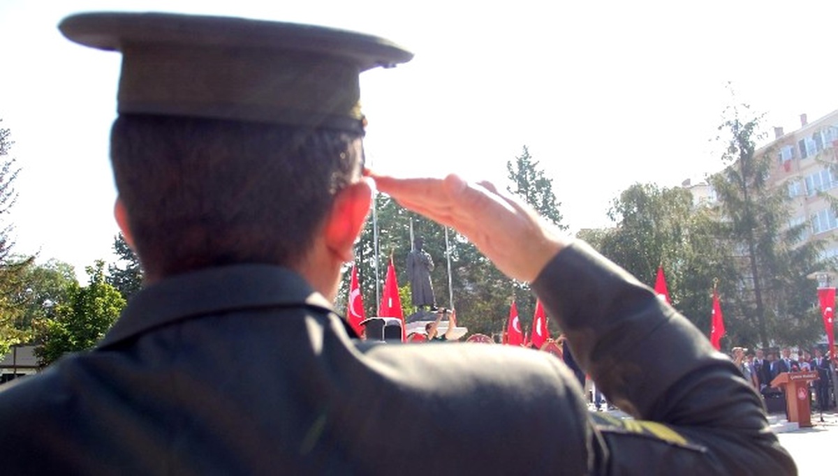 Komutan, 15 Temmuz Şehitlerini Anarken Gözyaşlarını Tutamadı