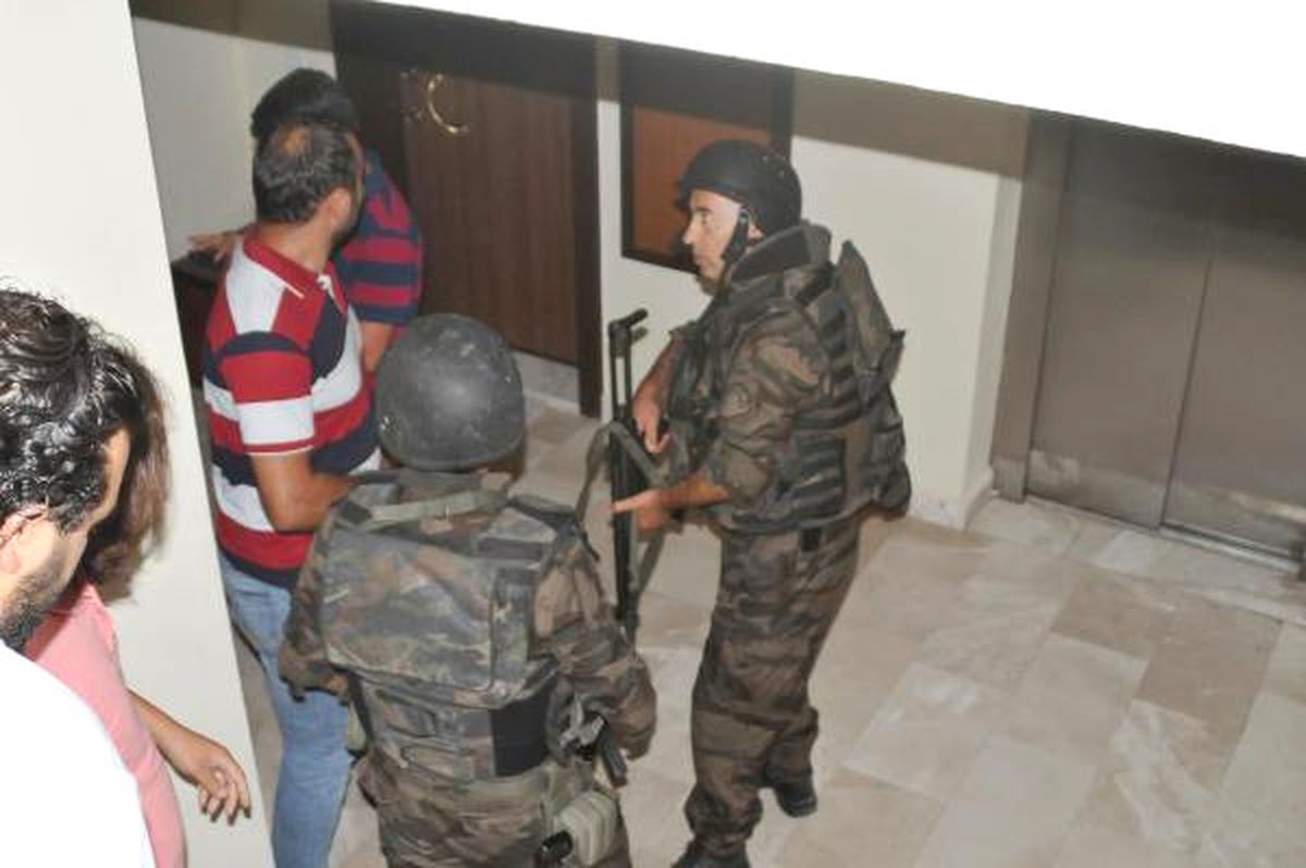 Konya\'da Şafak Vakti Işid Operasyonu: 14 Gözaltı