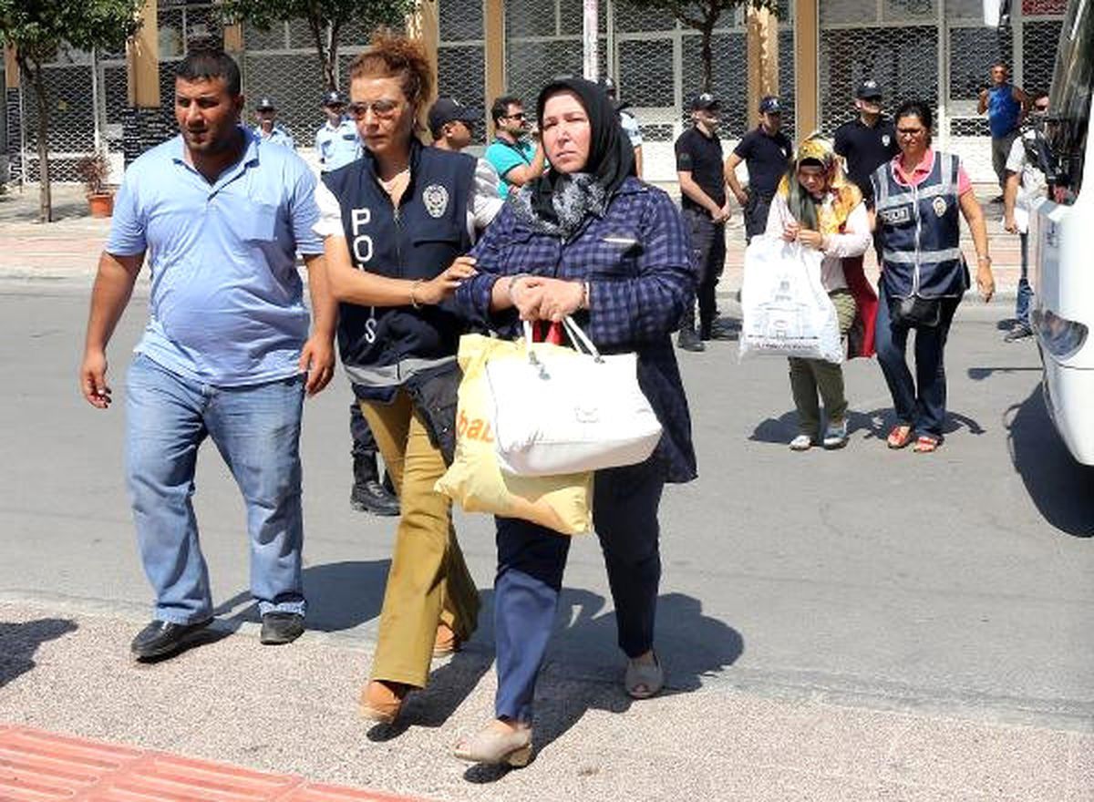 Mersin\'de 23 Kadın Sağlık Peroneli Adliyeye Sevk Edildi